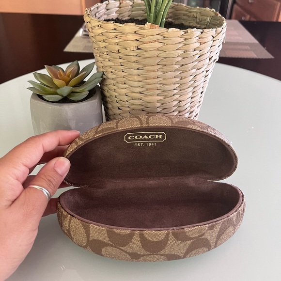 💗Coach Sunglasses Case 💗 - Picture 9 of 9